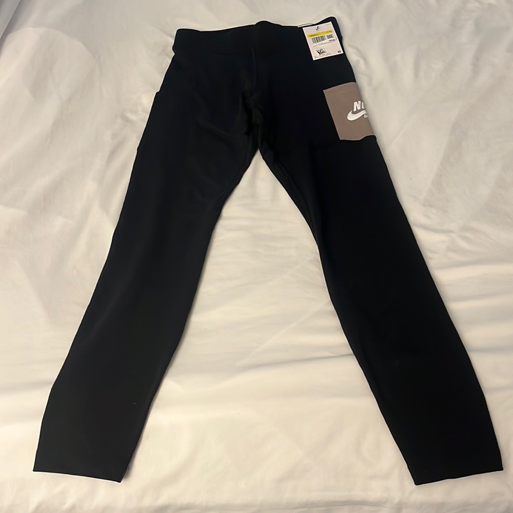 Nike women’s leggings, full length , new with tags